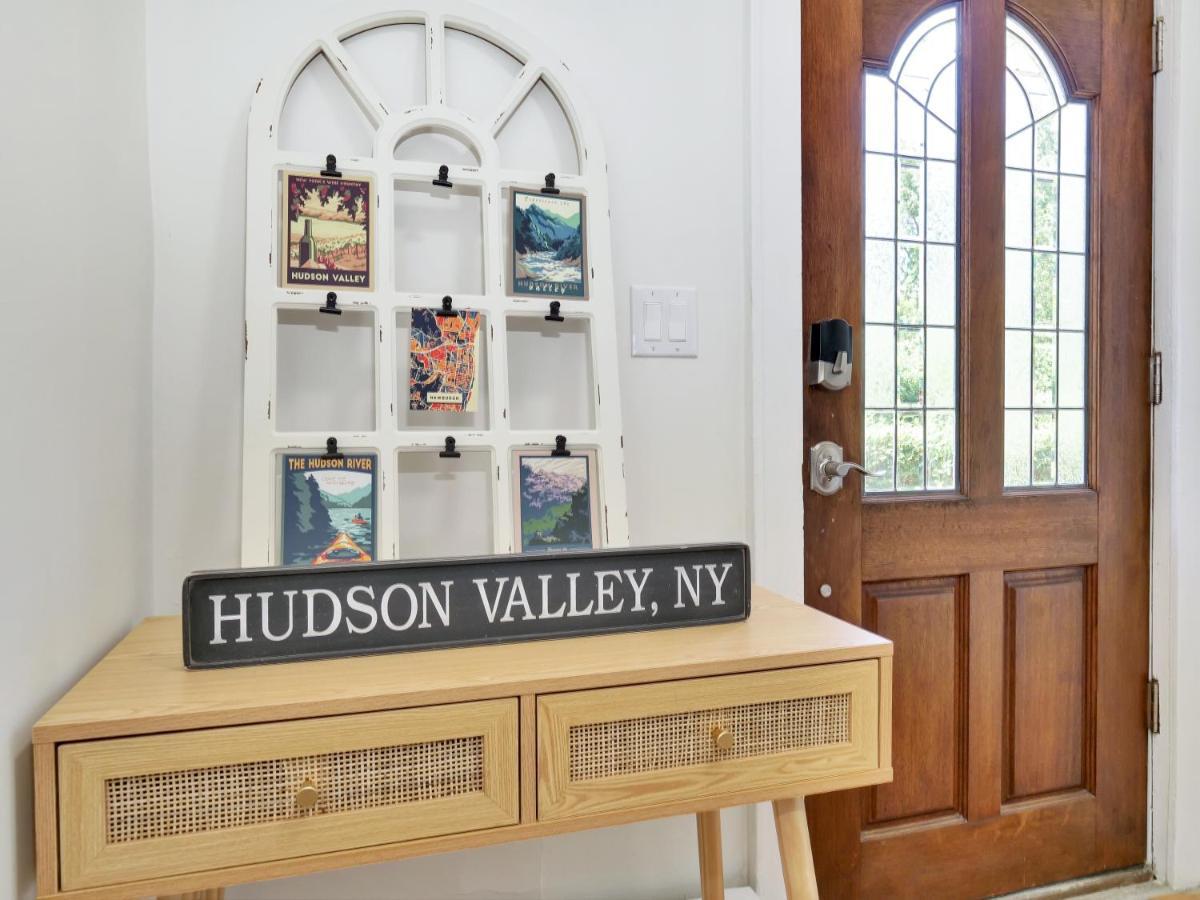 Deck View Of Hudson River & Mt Beacon / Boho Suite ニューバーグ エクステリア 写真